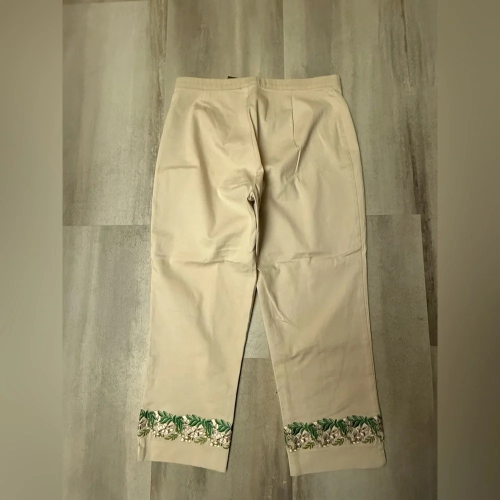 stretch pants with floral embroidery - Picture 3 of 8